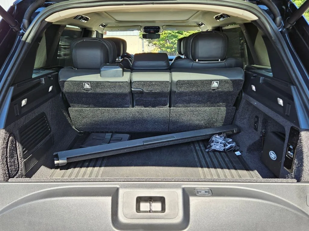 Used 2023 Black Land Rover First Edition image 35