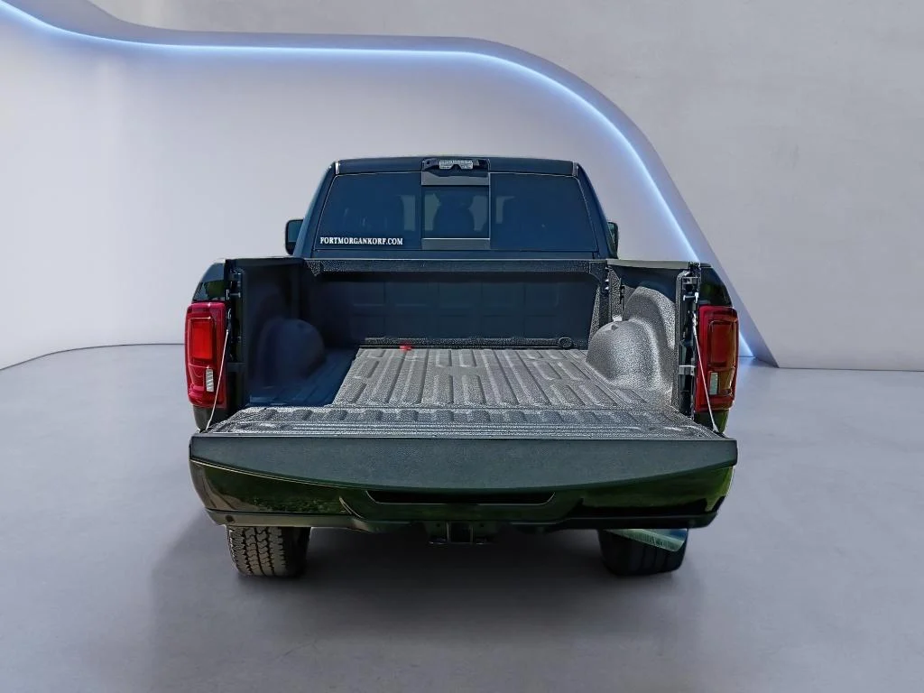New 2026 Diamond Black Crystal Pearl-Coat Exterior Paint RAM Laramie image 5