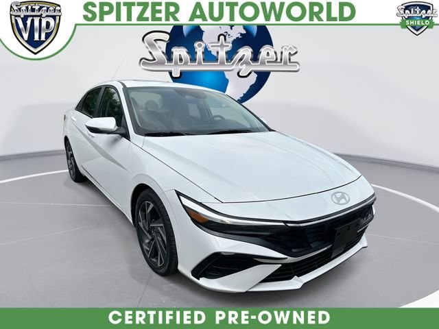 Used 2025 White Hyundai Limited image 1