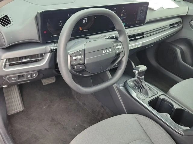 2025 Kia K4 LXS - Photo 16