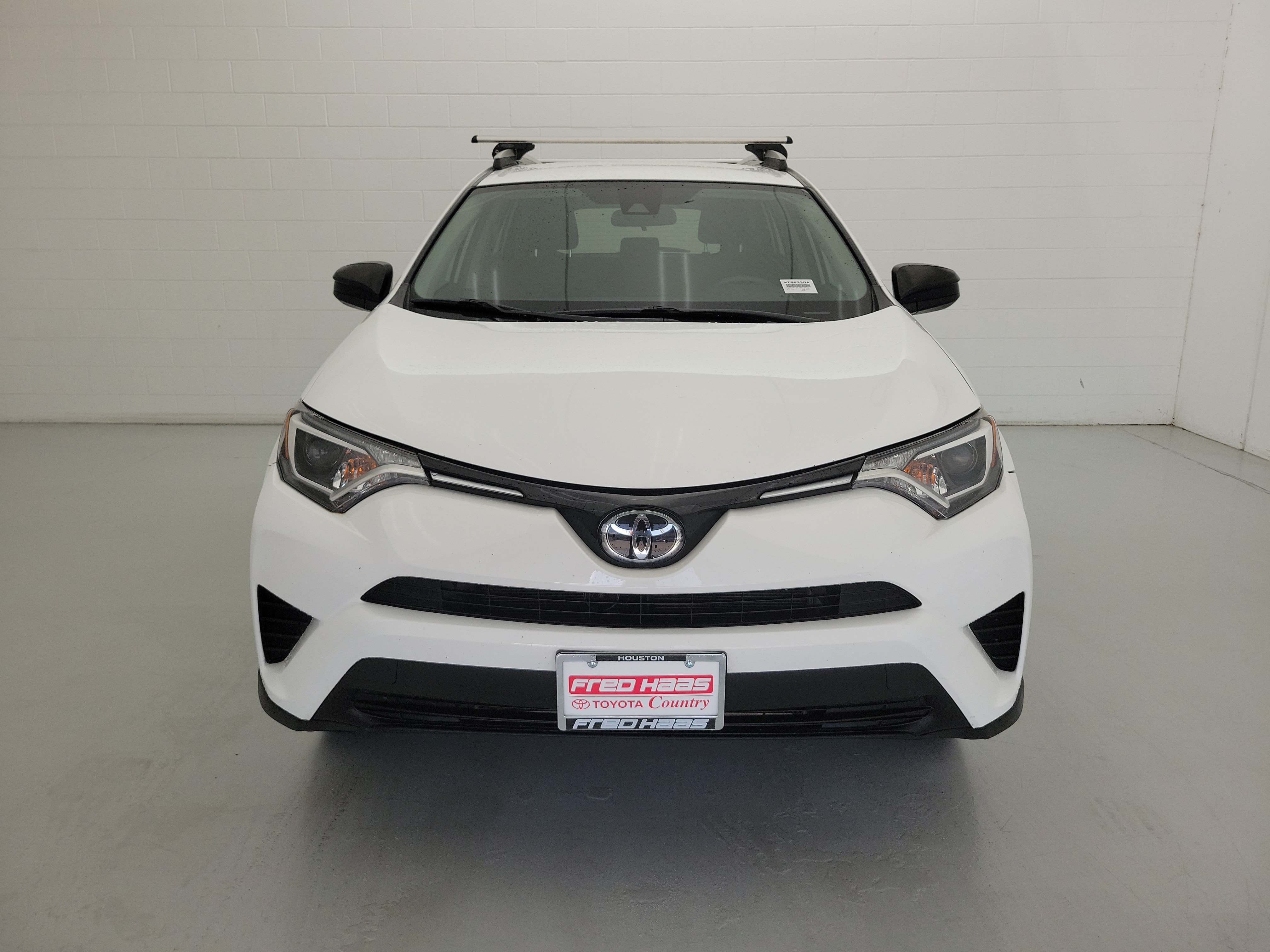 Used 2018 Super White Toyota LE image 3