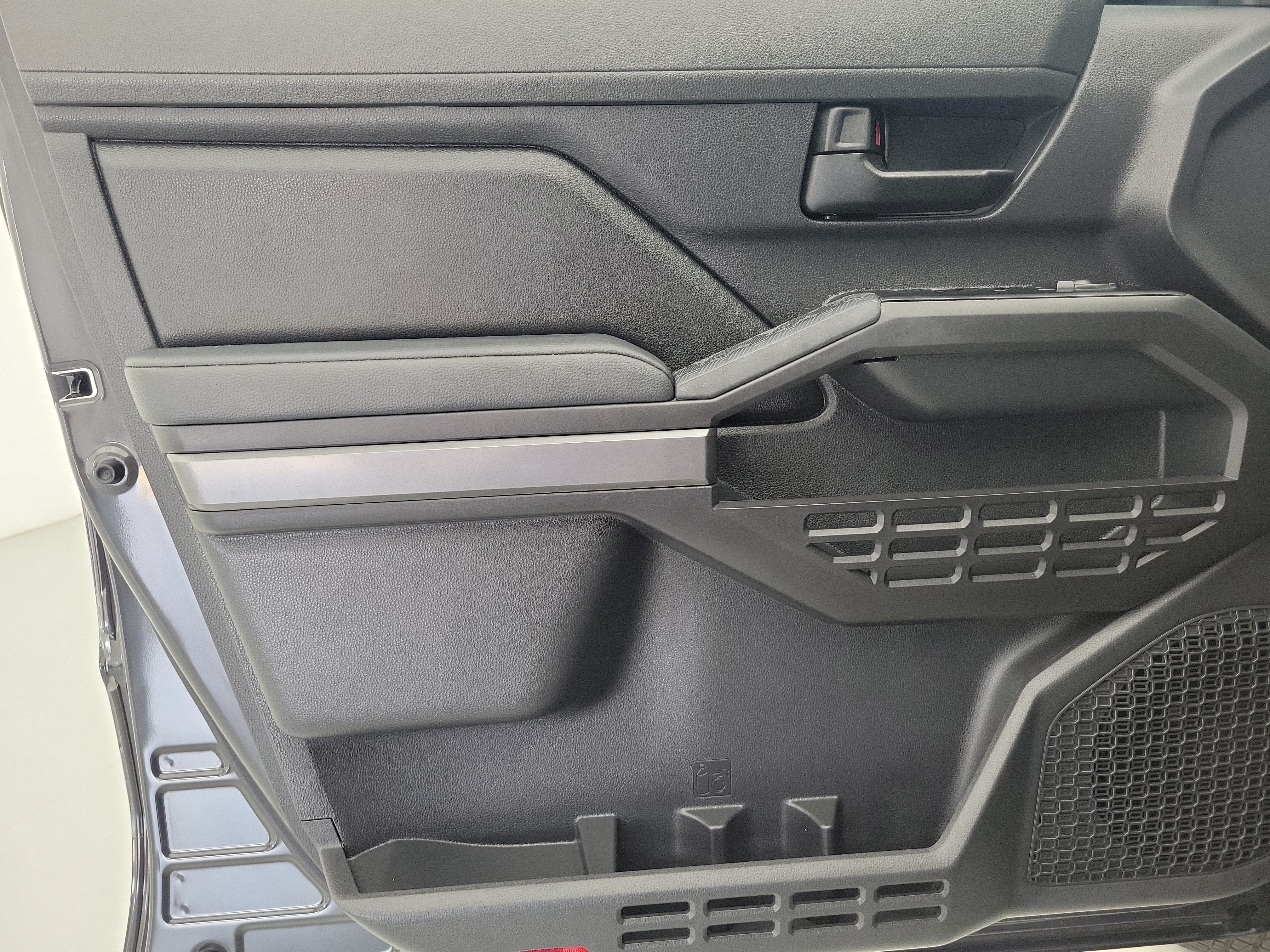 Used 2025 Underground Toyota SR5 image 19