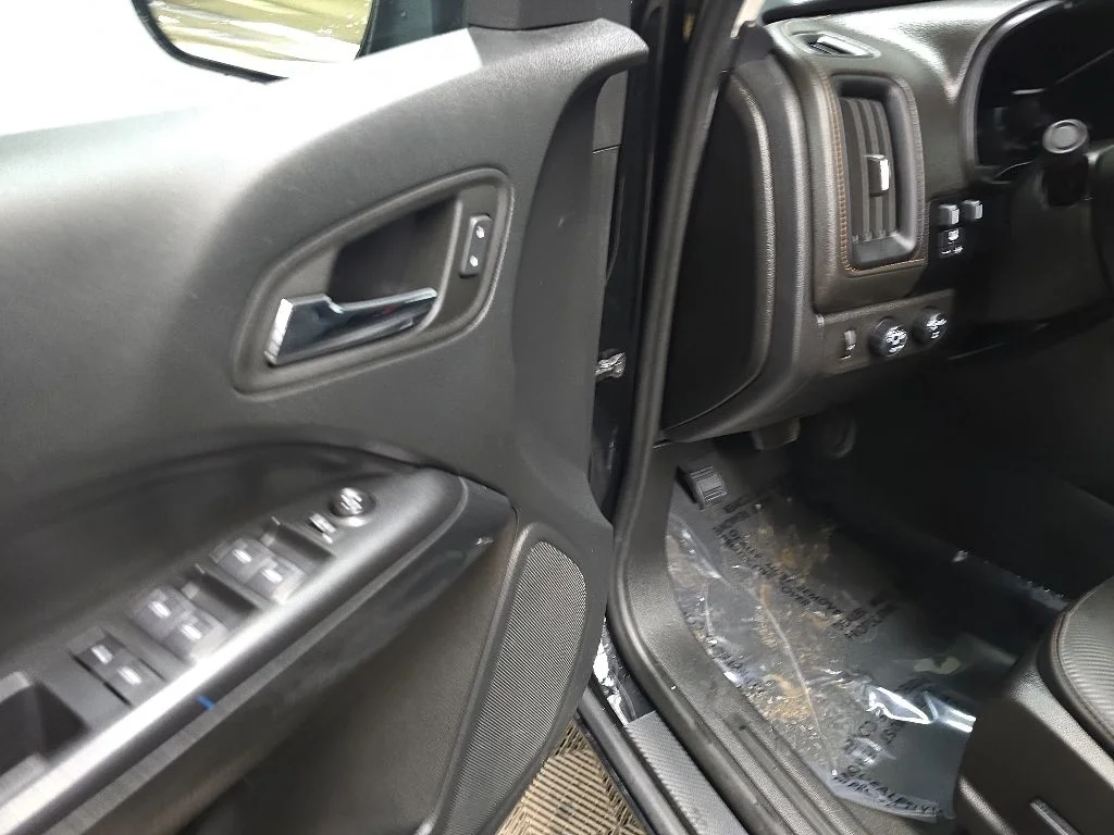 Used 2022 Black GMC AT4 w/Cloth image 27