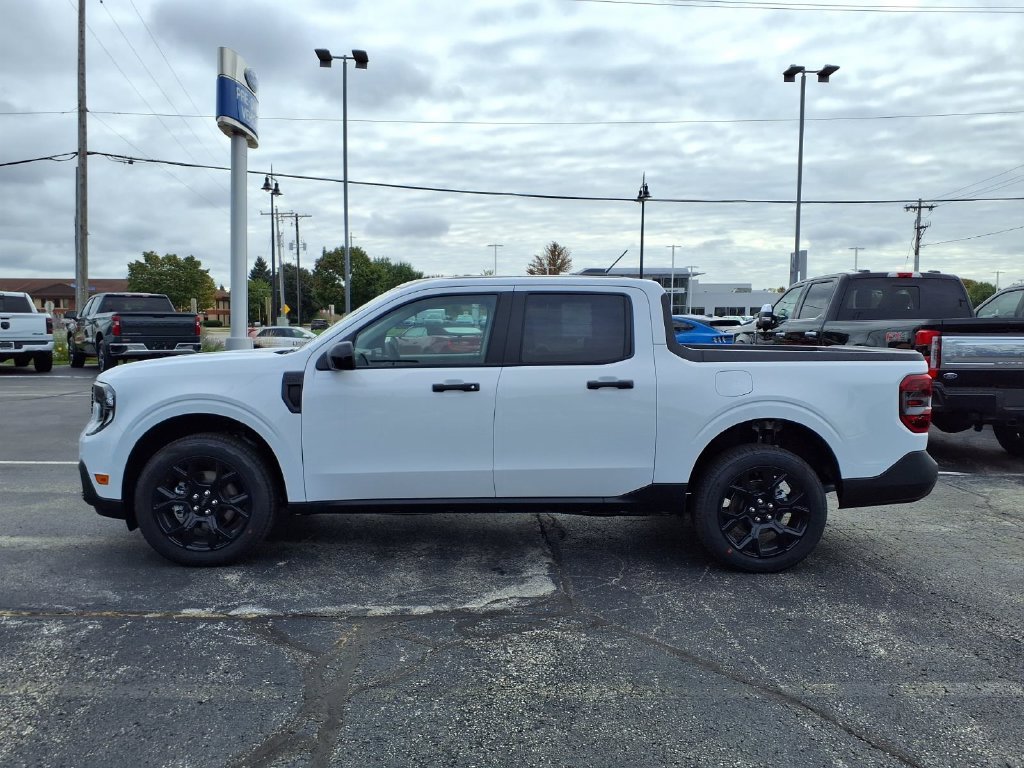 New 2026 Oxford White Ford XLT image 3