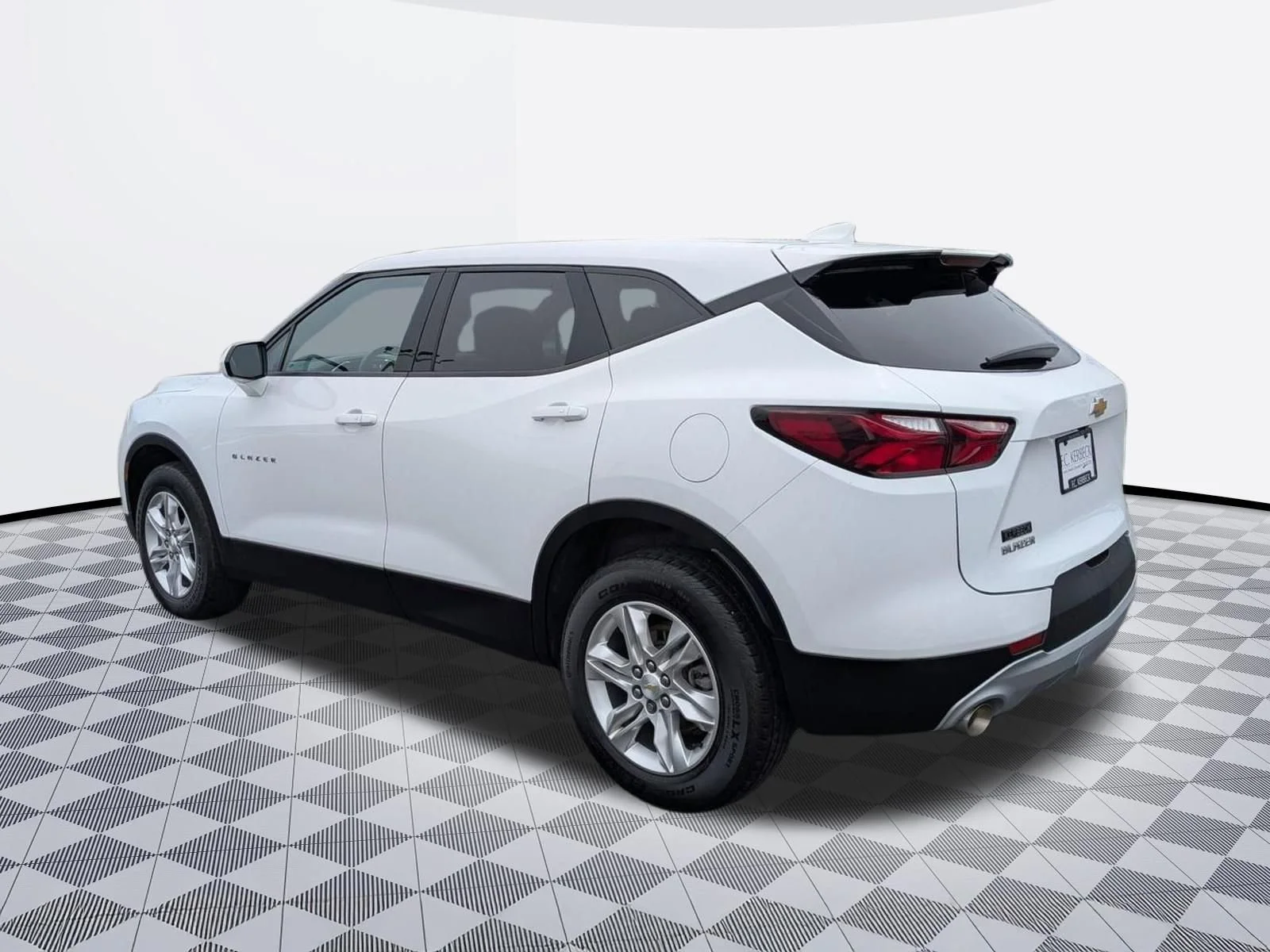Used 2022 Summit White Chevrolet LT image 7