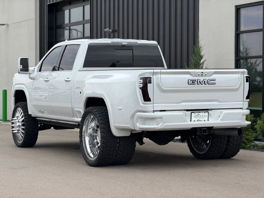 Used 2024 White GMC Denali Ultimate image 3