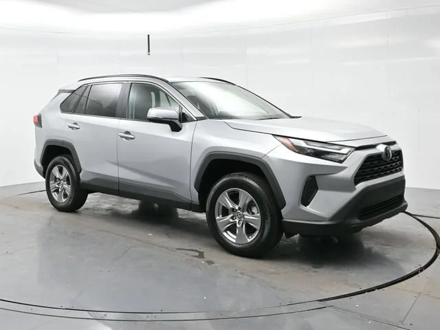 Used 2024 Silver Sky Metall Toyota XLE image 1