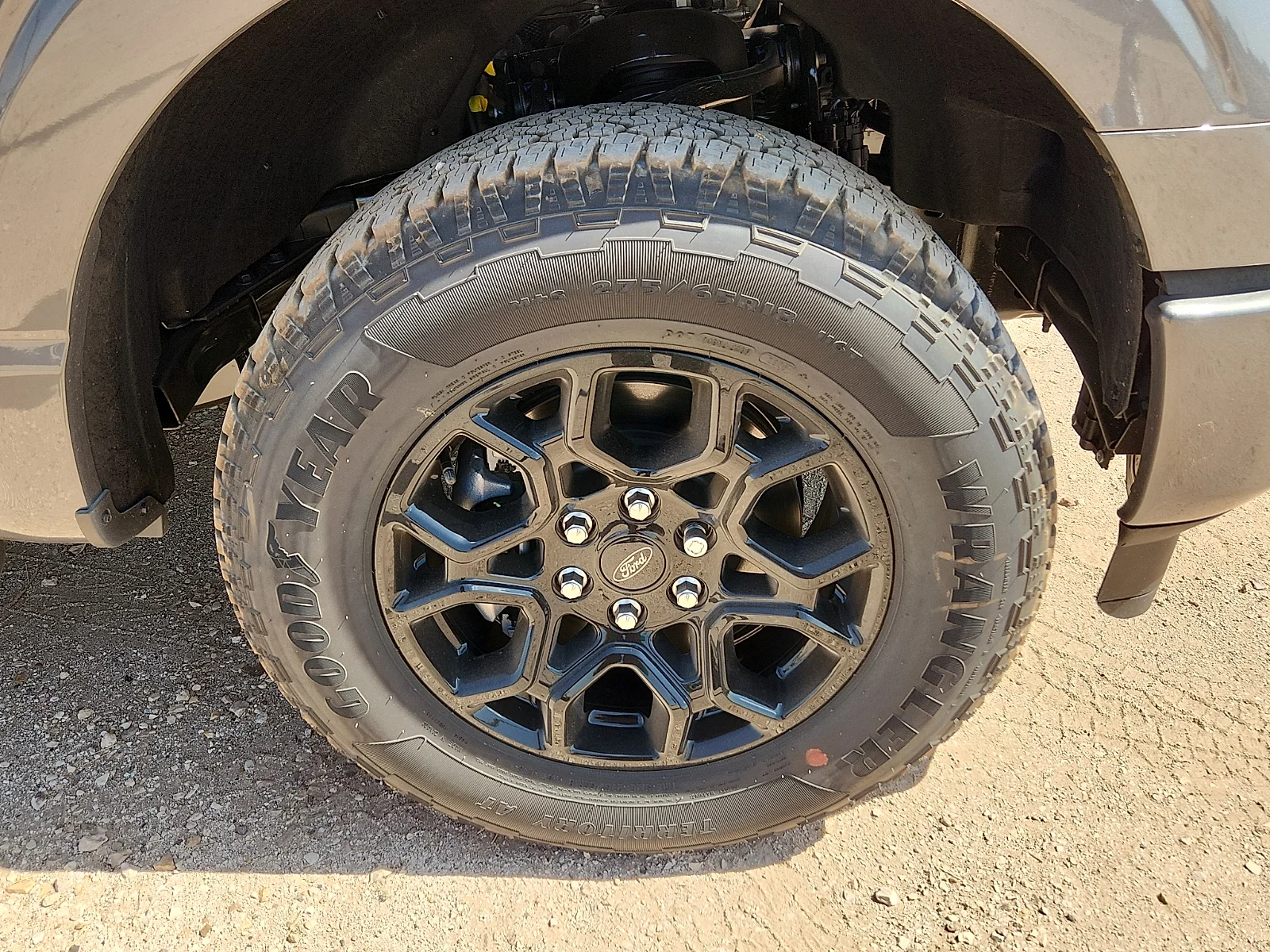 New 2026 Carbonized Gray Metallic Ford XLT image 9