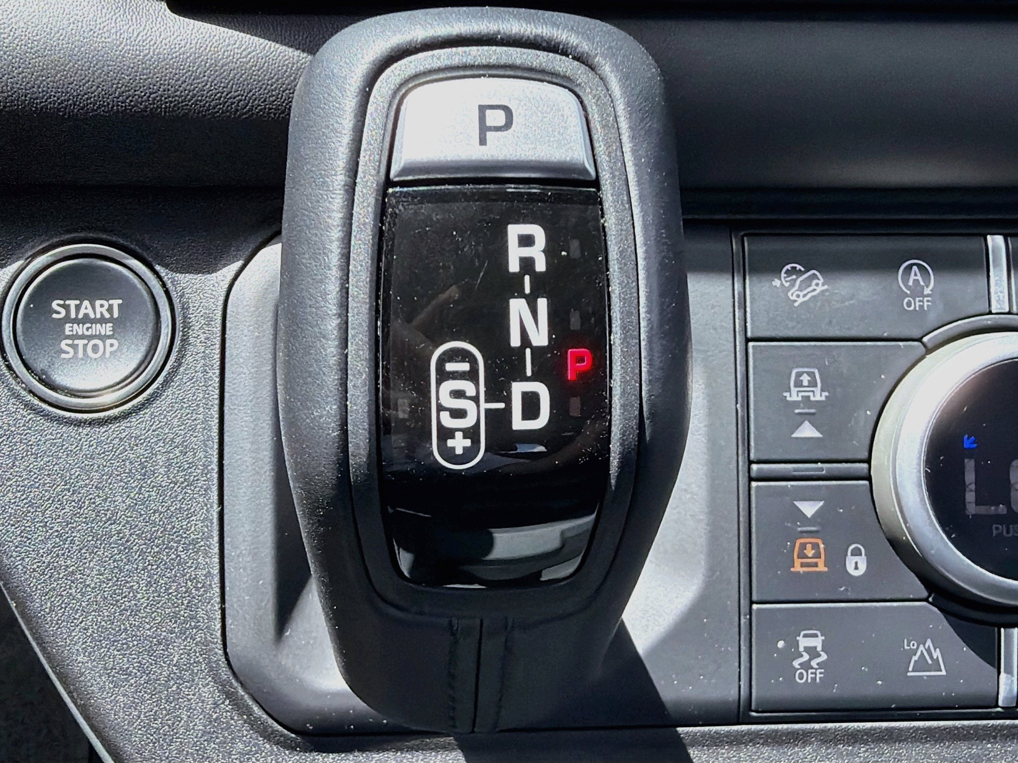 Used 2025 Carpathian Grey Premium Metallic Land Rover S image 27