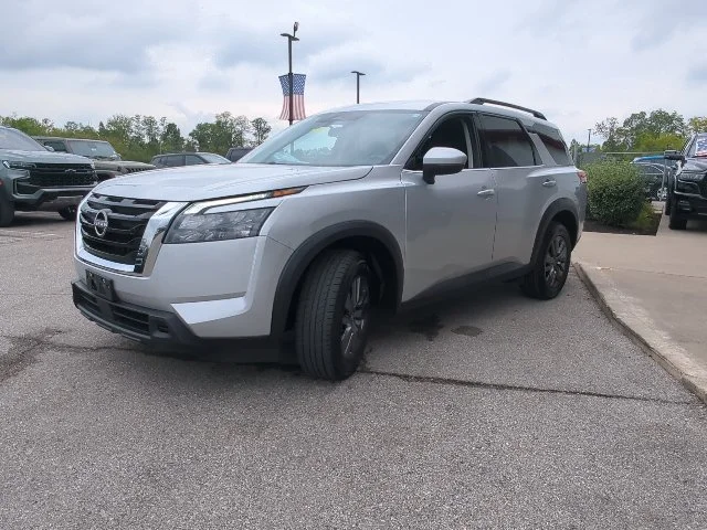 Used 2025 Silver Nissan SV image 5