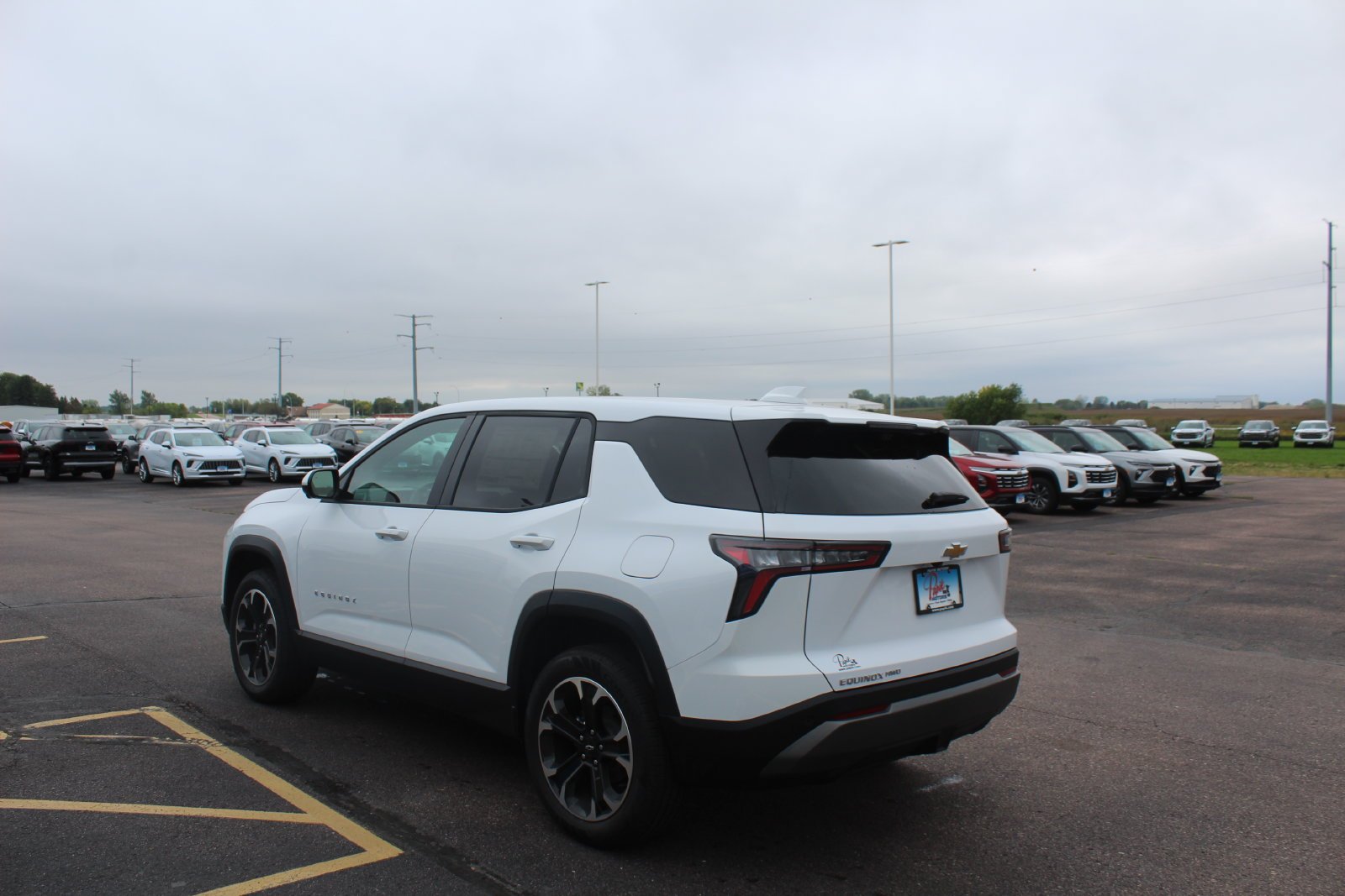New 2027 Summit White Chevrolet LT image 4