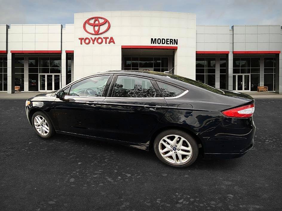 Used 2016 Shadow Black Ford SE image 13
