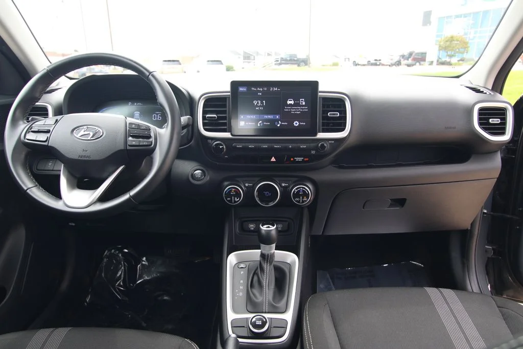 Used 2025 Gray Hyundai SEL image 37