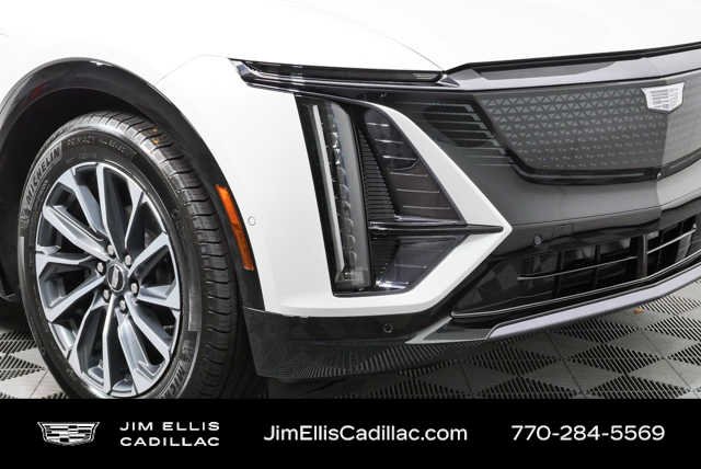 Certified Used 2024 Crystal White Tricoat Cadillac Sport 2 image 36