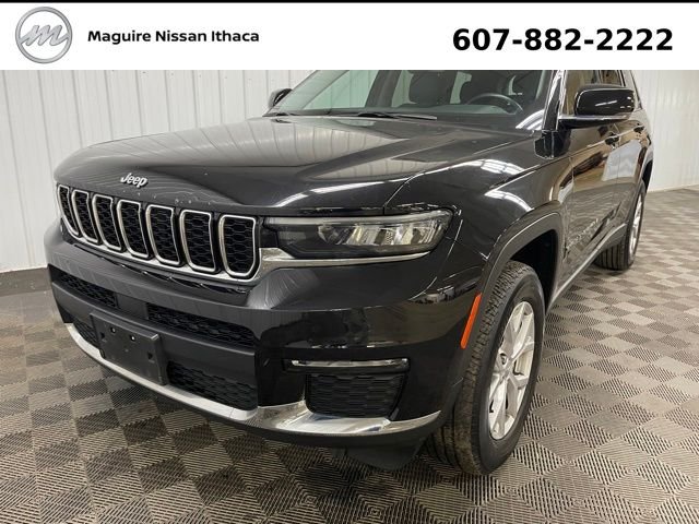 Used 2021 Diamond Black Jeep Limited image 9