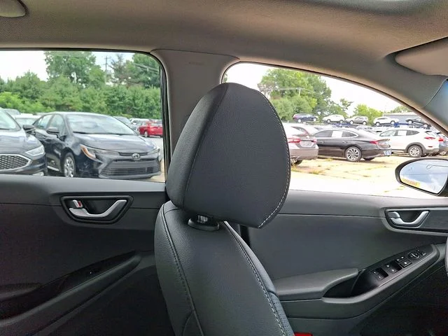 Used 2018 Black Hyundai Limited image 13