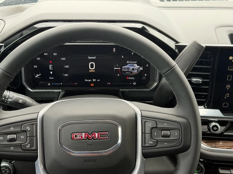 New 2026 Sterling Metallic GMC Elevation image 9