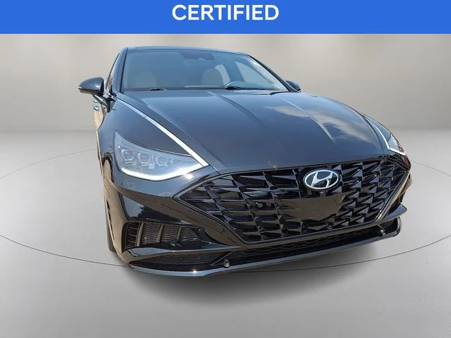 Used 2023 Black Hyundai Limited image 2