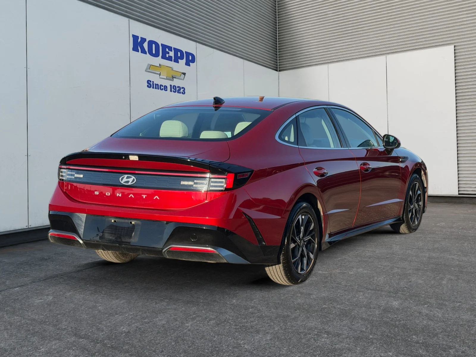 Used 2025 Ultimate red Hyundai SEL image 5