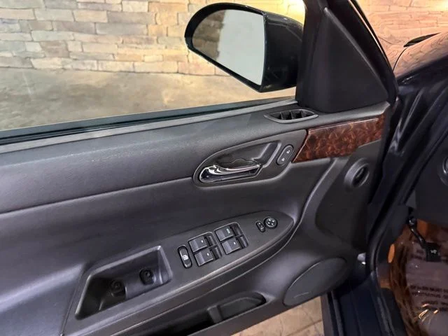 Used 2015 Ashen Gray Metallic Chevrolet LTZ image 12