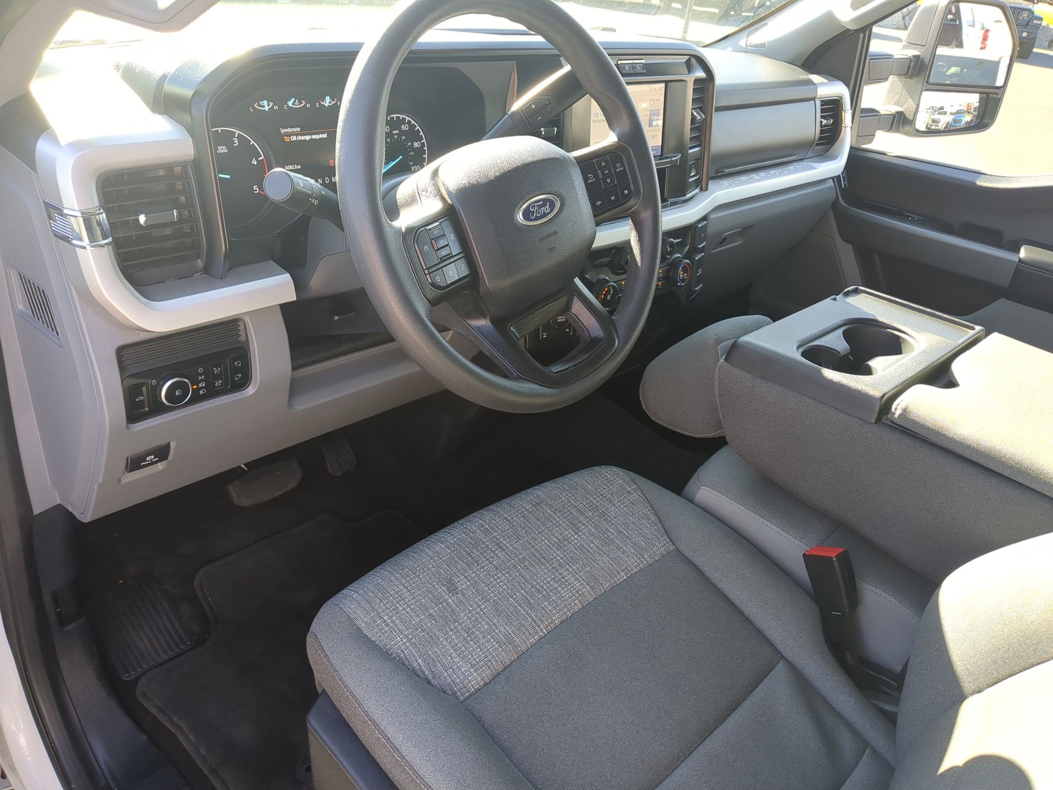 Used 2025 Oxford White Ford XLT image 15