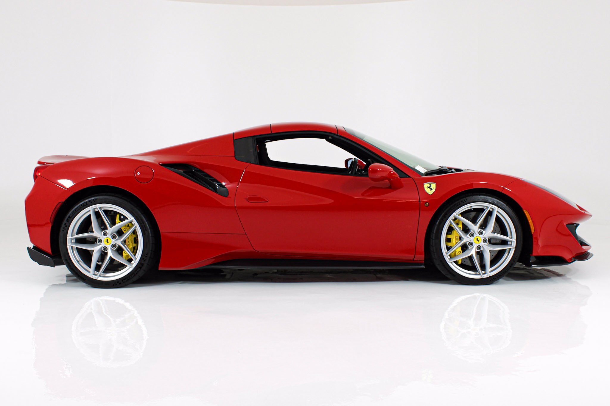 Certified Used 2019 Red Ferrari  image 15