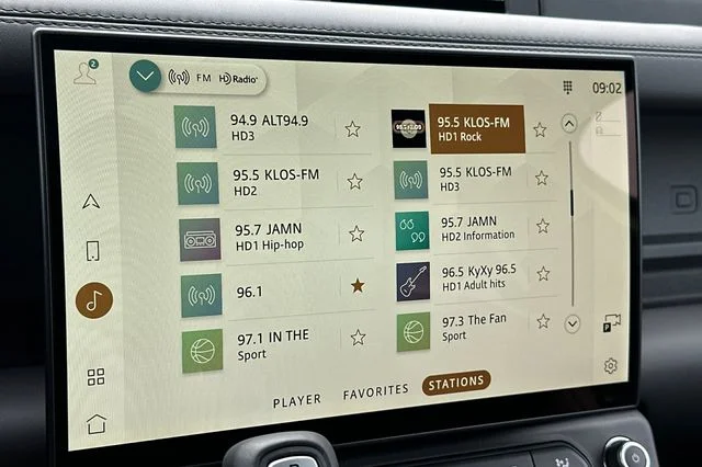 New 2026 Woolstone Green Land Rover X-Dynamic SE image 16