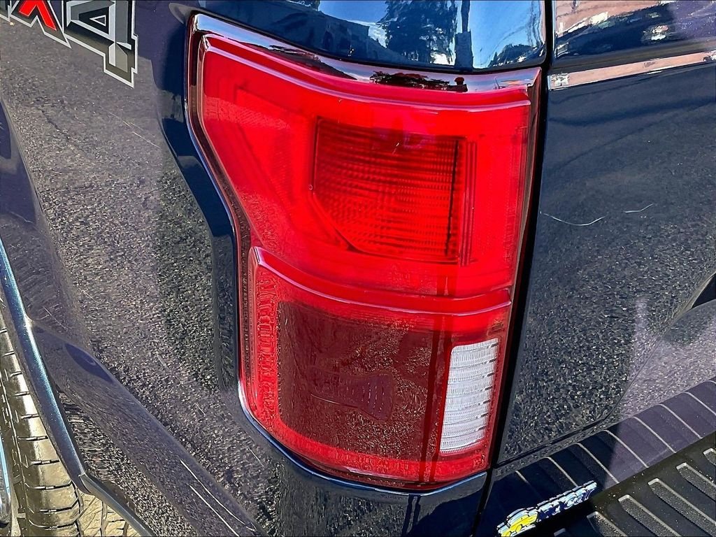 Used 2020 Blue Ford Lariat image 35