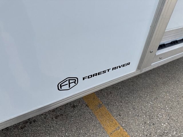 New 2025 Summit White Chevrolet 2WT image 7