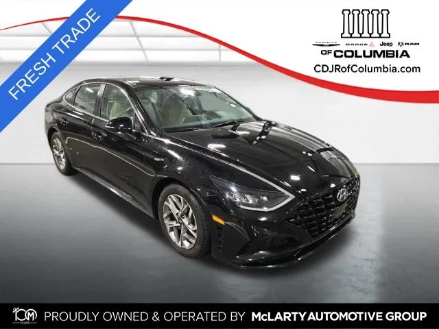 Used 2021 Black Hyundai SEL image 1