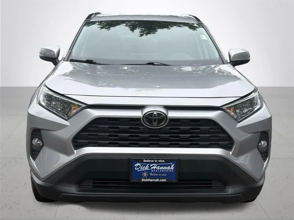 Used 2021 Silver Toyota XLE image 3