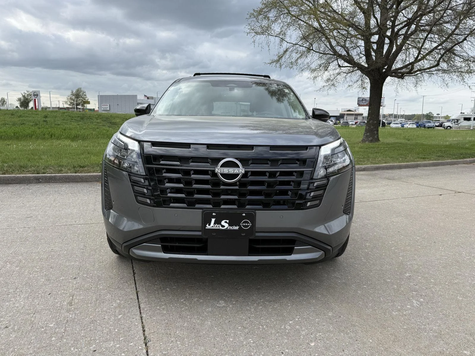 New 2026 Gun Metallic Nissan Platinum image 2