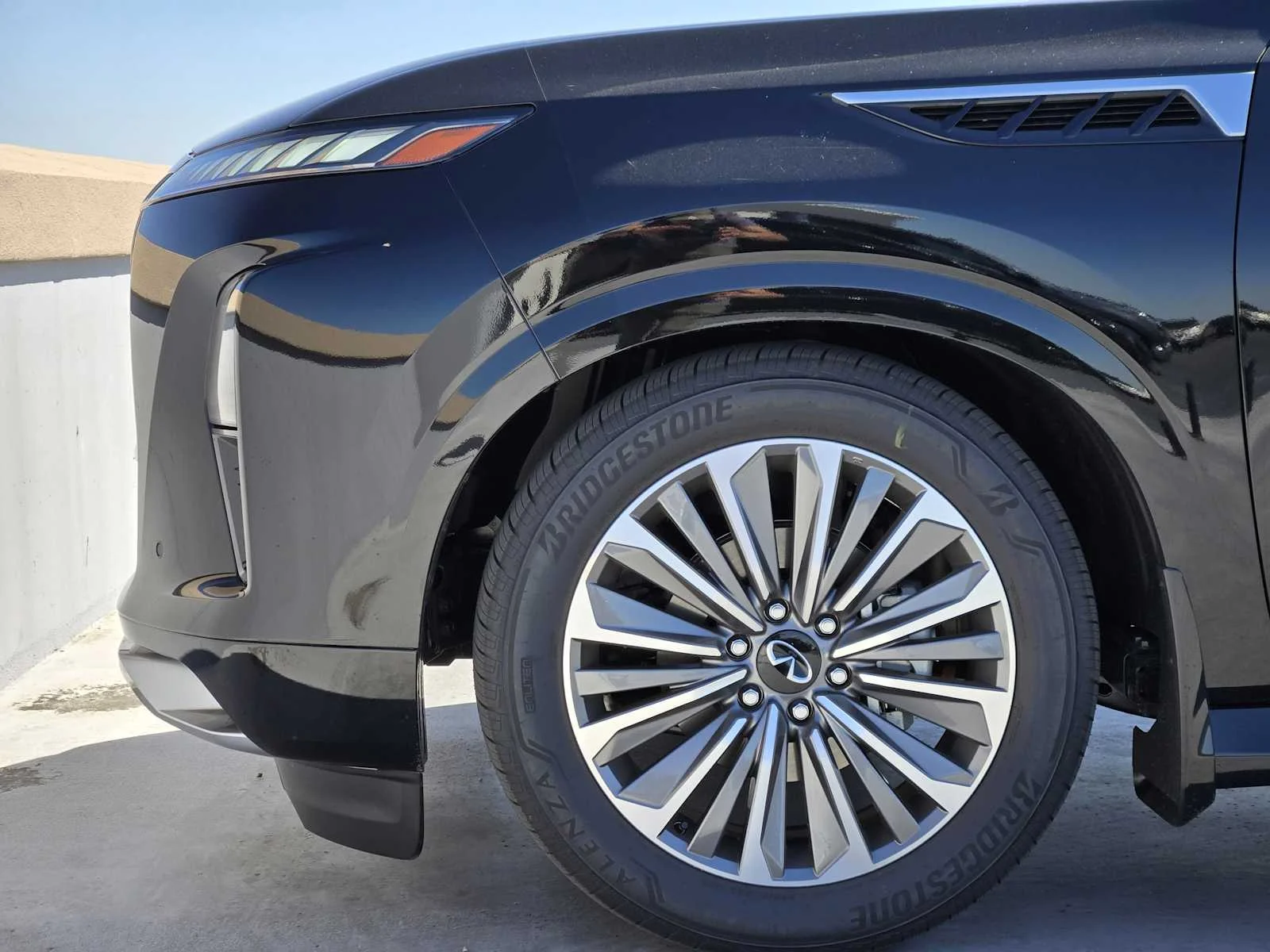 New 2026 BLACK OBSIDIAN INFINITI Luxe 2WD image 6