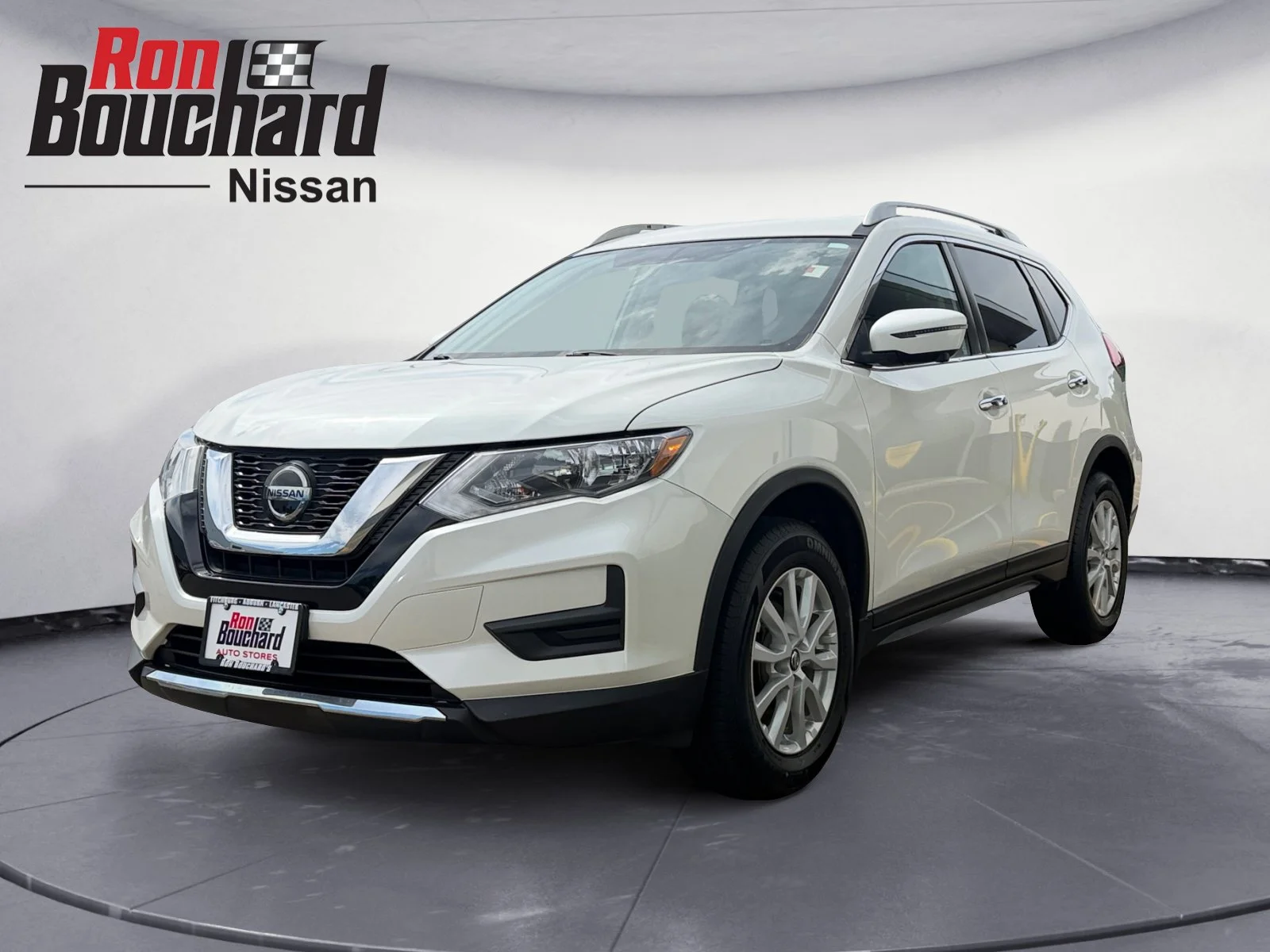 Used 2018 Pearl White Nissan SV image 5
