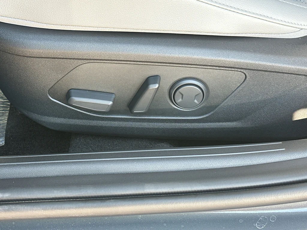 New 2026 Ecotronic Gray Hyundai Limited image 31