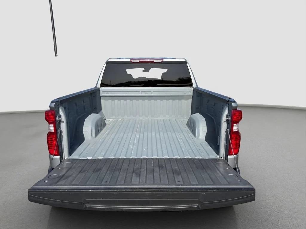 Used 2023 STERLING GRAY METALLIC Chevrolet Custom image 20