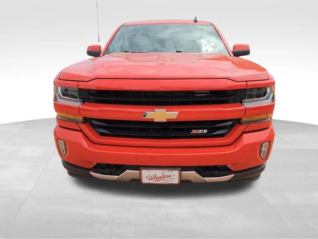 Used 2018 RED HOT Chevrolet LT image 14