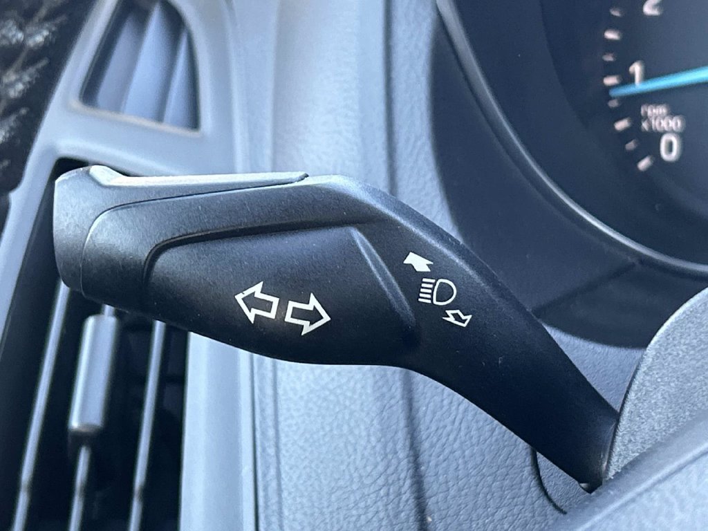 Used 2015 Black Ford SE image 29