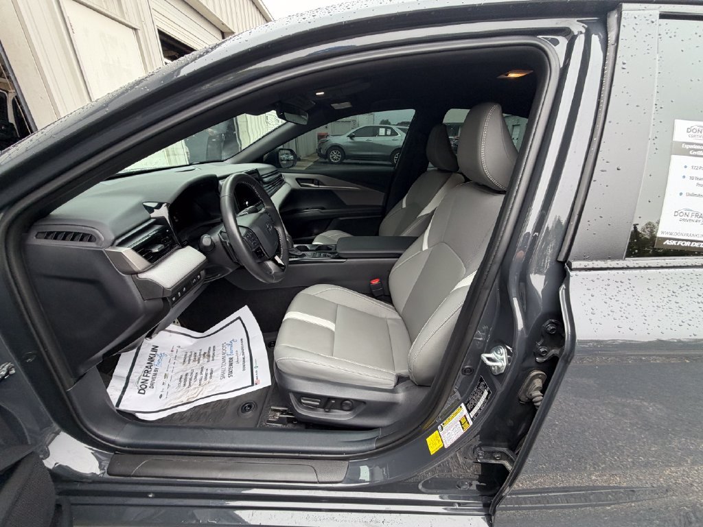 Used 2025 Gray Toyota SE image 11