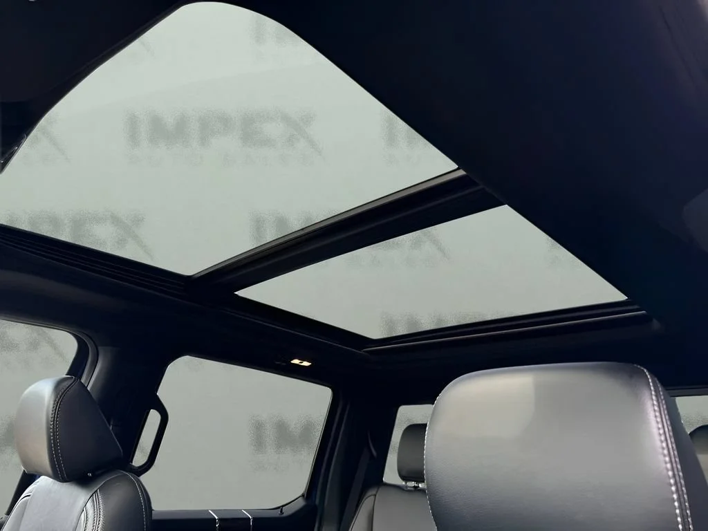 Used 2022  Ford XL image 12