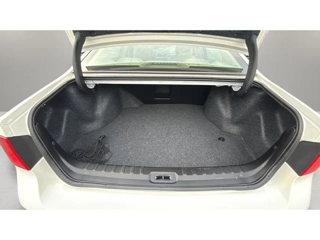 Used 2011 White Buick CXL image 30