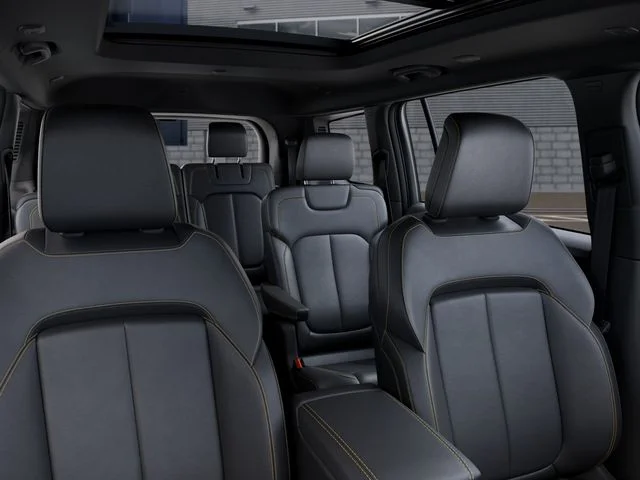 New 2026 Diamond Black Crystal Pearl-Coat Exterior Paint Jeep Limited image 26