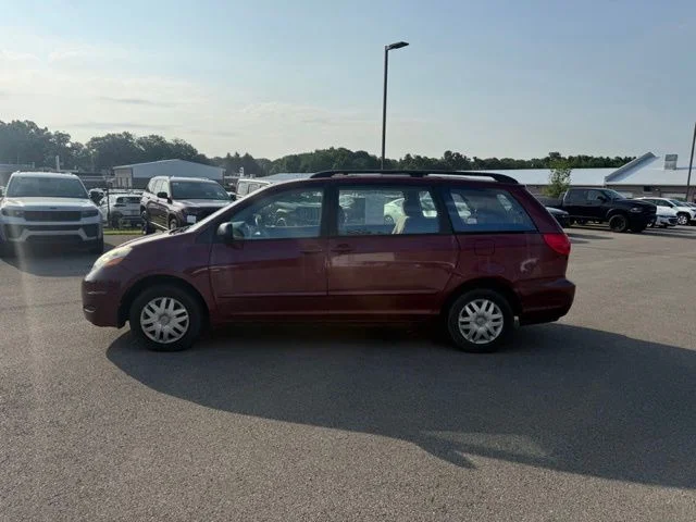 Used 2006  Toyota CE image 9