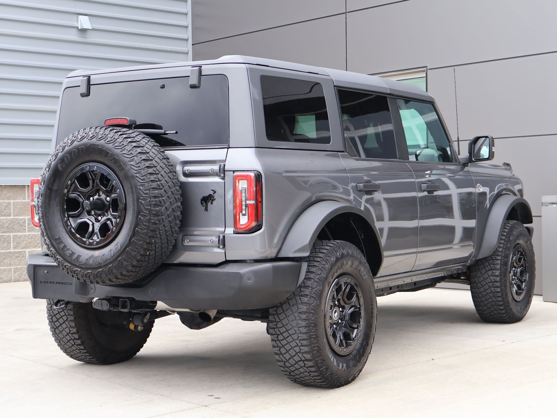 Used 2022 Gray Metallic Ford Base 4 Door Advanced 4x4 image 5