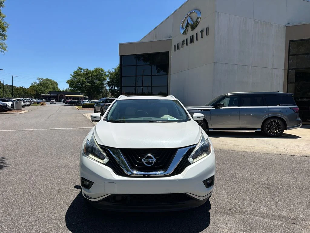 Used 2018 Pearl White Nissan SL image 3