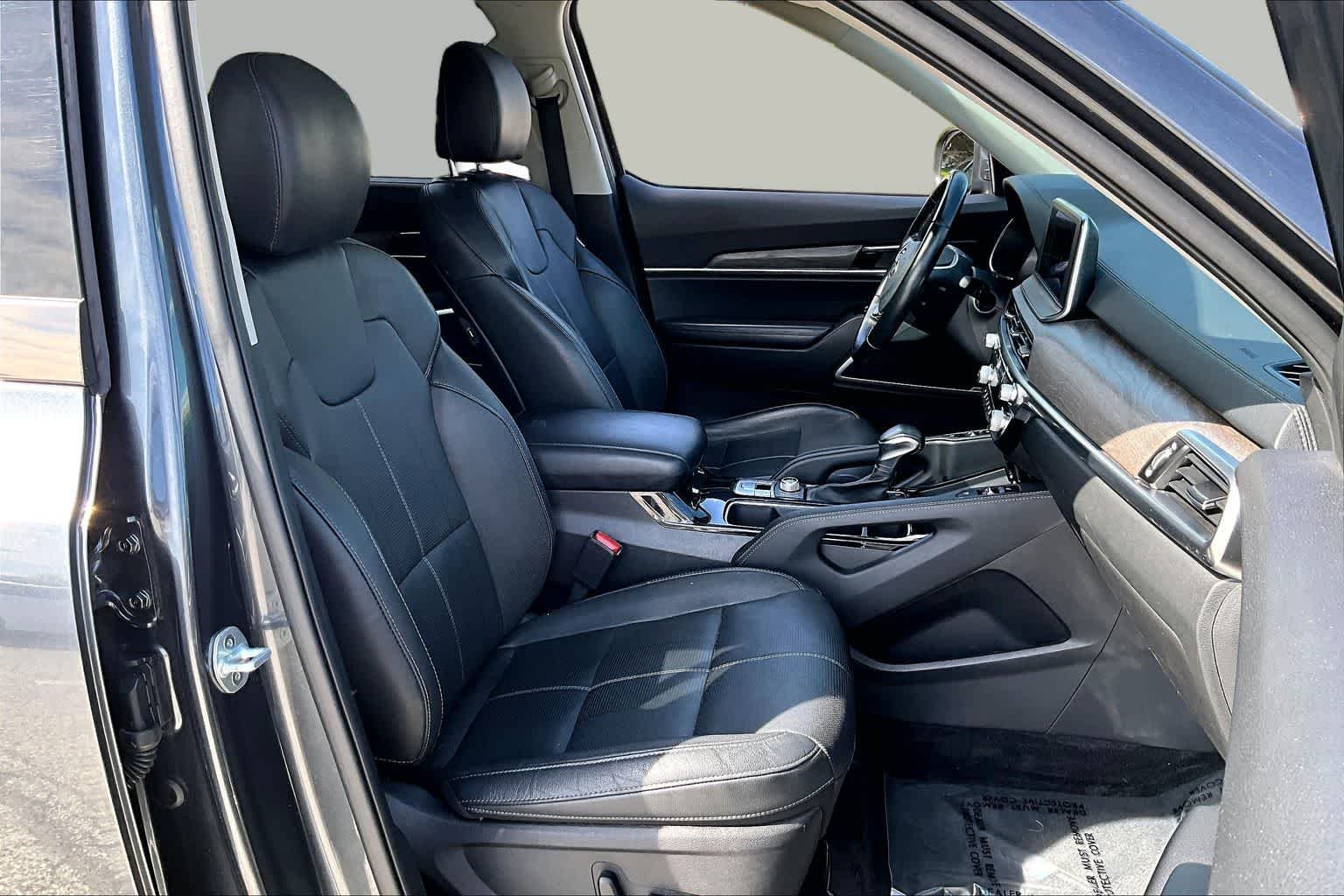 Used 2021 Gravity Grey Kia EX image 17