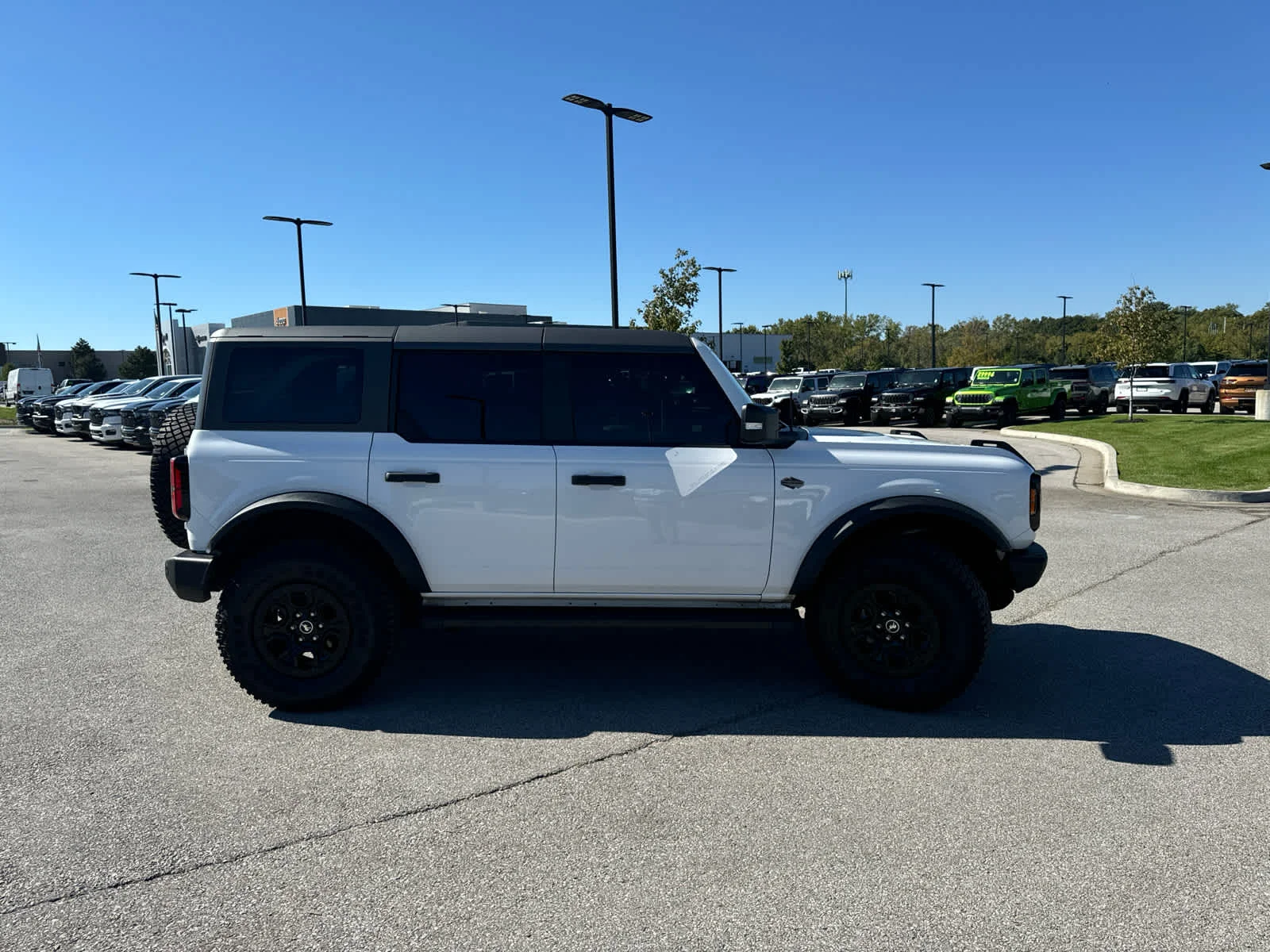 Used 2024 Oxford White Ford Wildtrak image 4