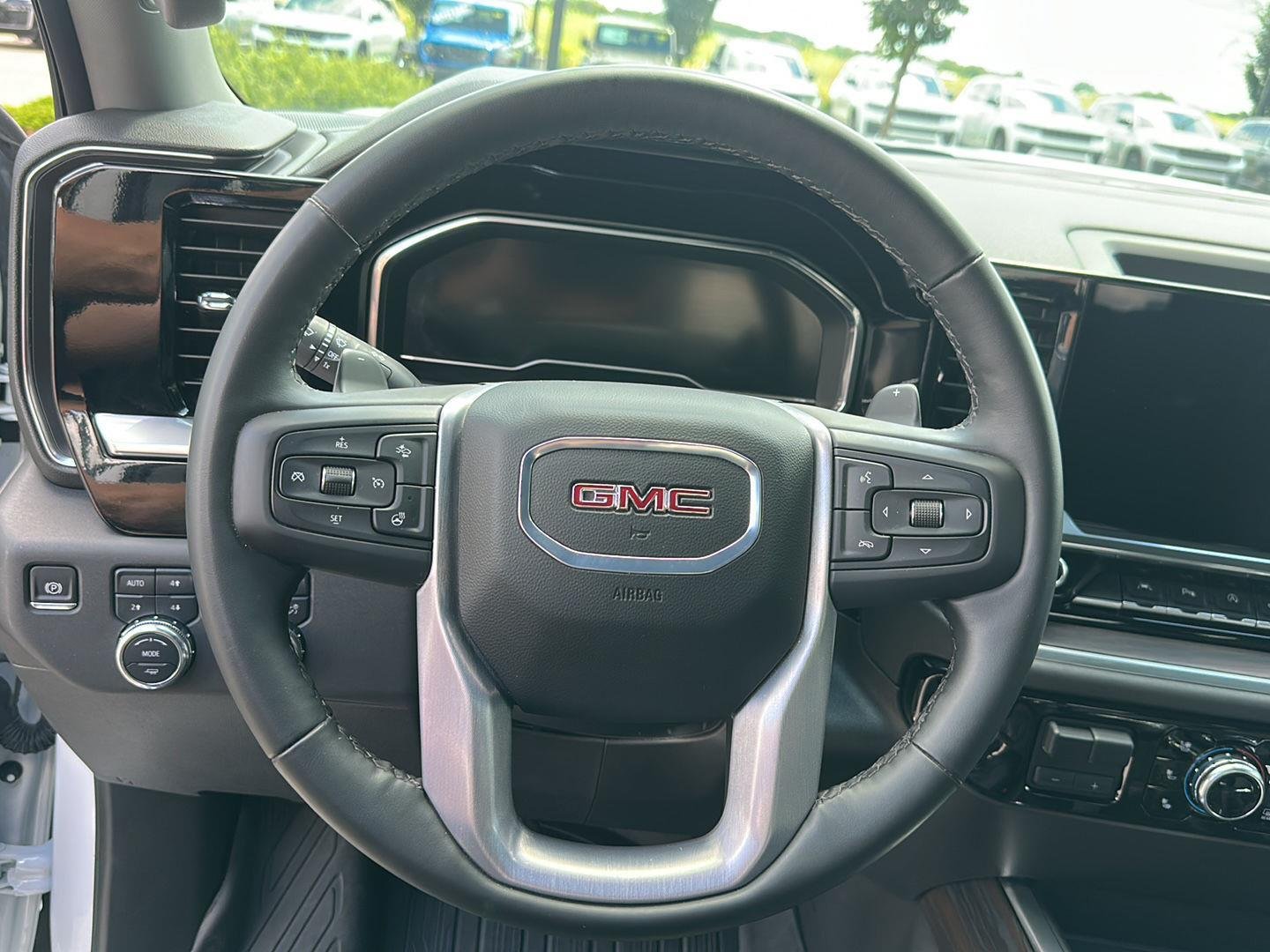 Used 2025 Summit White GMC SLT image 19
