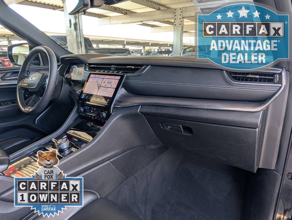 Used 2023  Jeep Overland image 29