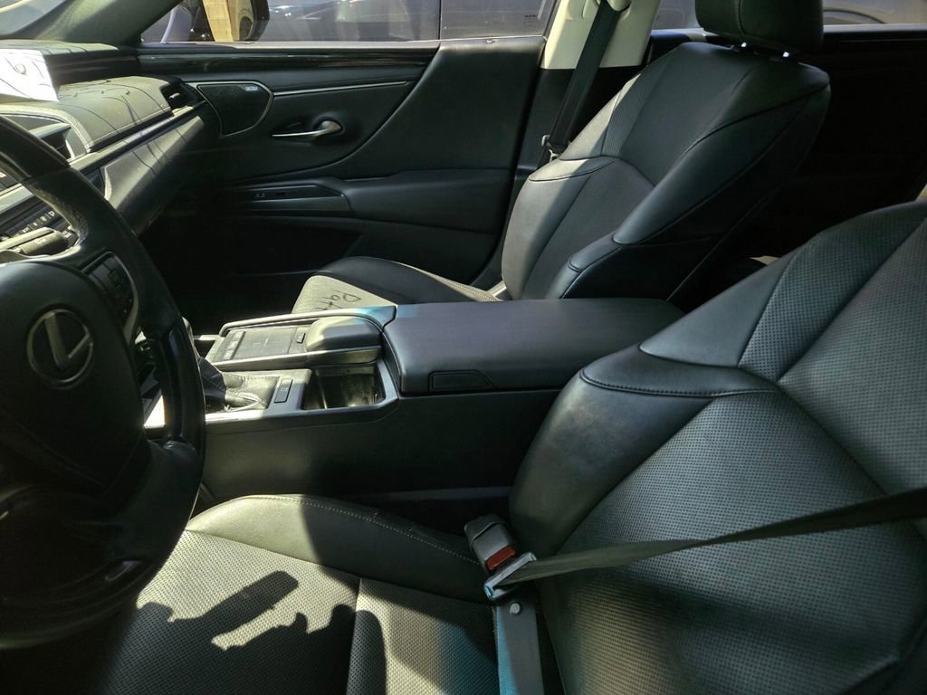 Used 2019 Obsidian Lexus ES 350 image 3